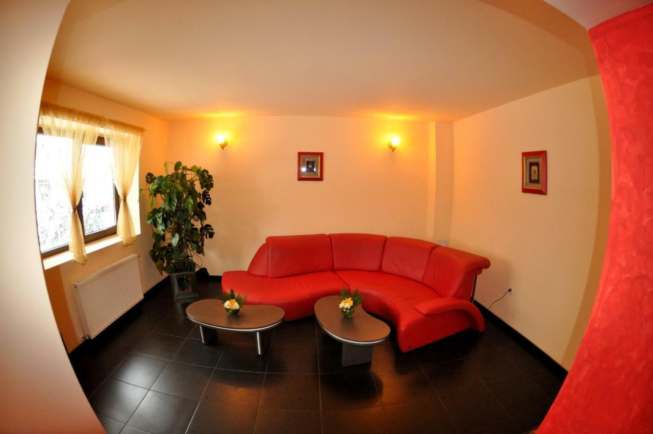 Hotel Gema Braşov Eksteriør bilde